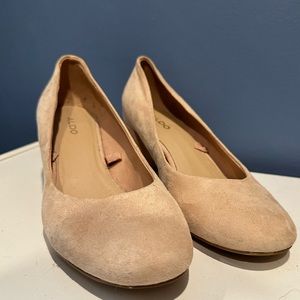 Dusty pink suede heels